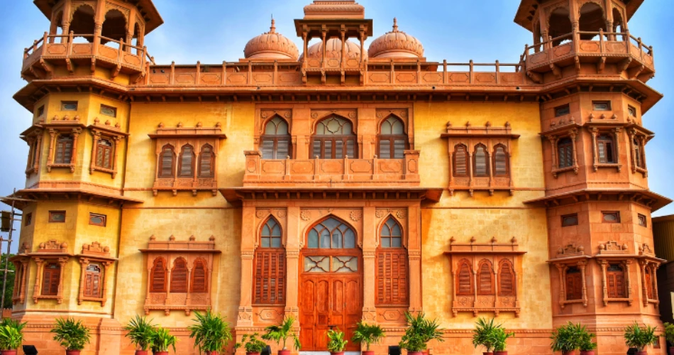 Exploring Karachi's Rich Tapestry: A Journey Through Its Historical Landmarks
