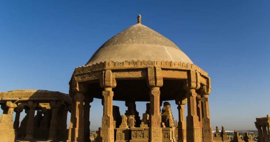 Karachi Unveiled: Top 10 Must-Visit Attractions