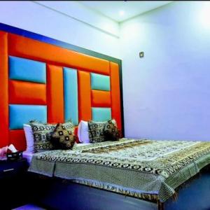 Hotel Gulshan Inn Near millennium Karachi 