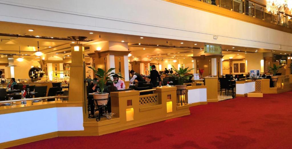 Karachi Marriott Hotel - image 5