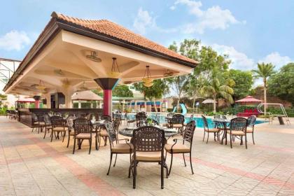 Ramada Plaza Karachi Airport Hotel - image 12