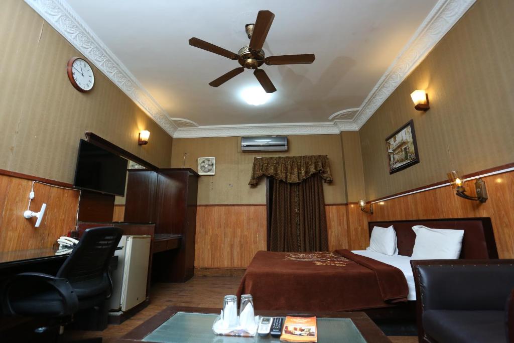 Hotel Regine Inn - main image