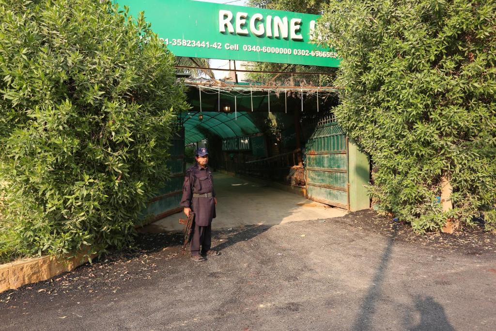 Hotel Regine Inn - image 2
