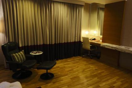 Avari Tower Karachi - image 12