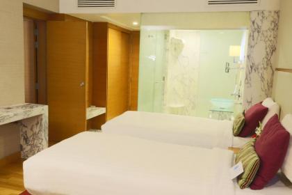 Avari Tower Karachi - image 6