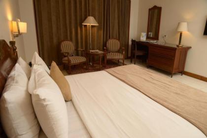 Regent Plaza Hotel & Convention Center - image 13