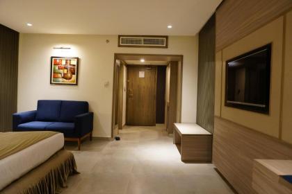 Regent Plaza Hotel & Convention Center - image 3