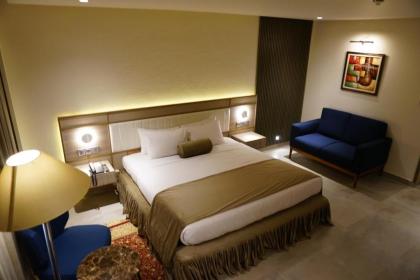 Regent Plaza Hotel & Convention Center - image 4