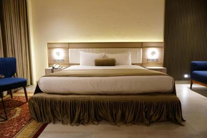 Regent Plaza Hotel & Convention Center - image 6