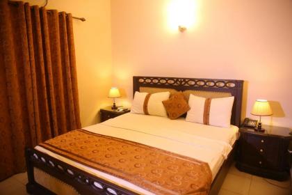 Royal Inn Hotel - image 13