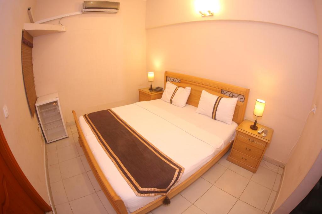 Royal Inn Hotel - image 7