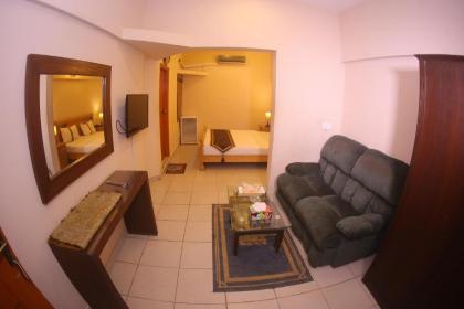 Royal Inn Hotel - image 8