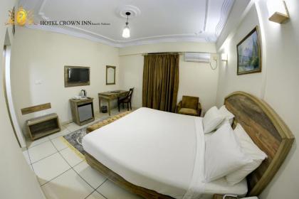 Hotel Crown Inn - image 12