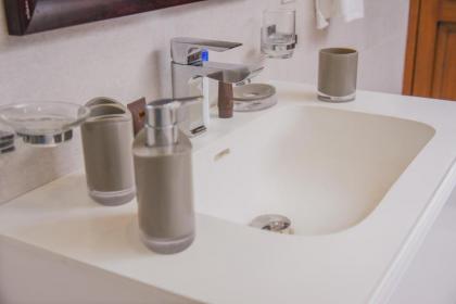 Orchards Cottage Hotel - image 19