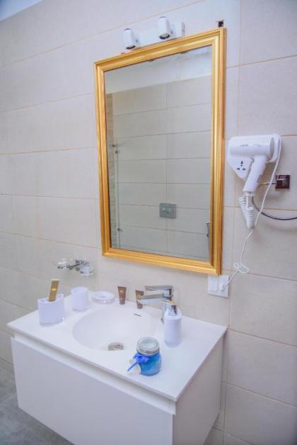 Orchards Cottage Hotel - image 9
