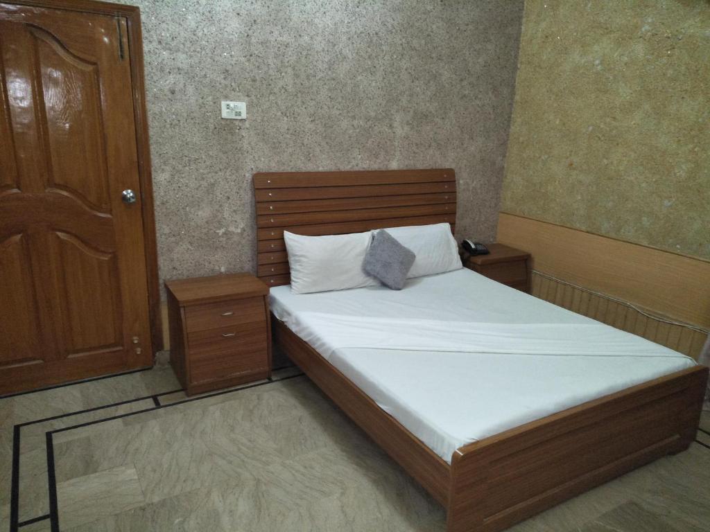 Karachi Motel 1 - image 5