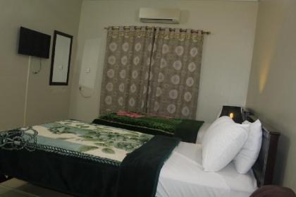 Clifton Guest Houses - image 9