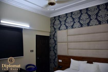Diplomat Inn Hotel - image 1