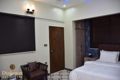 Diplomat Inn Hotel - image 4