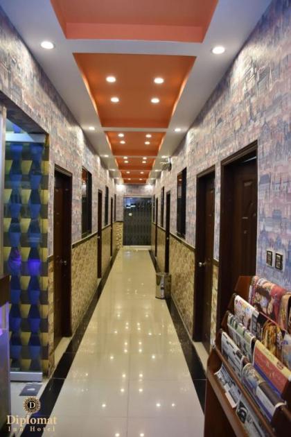 Diplomat Inn Hotel - image 5