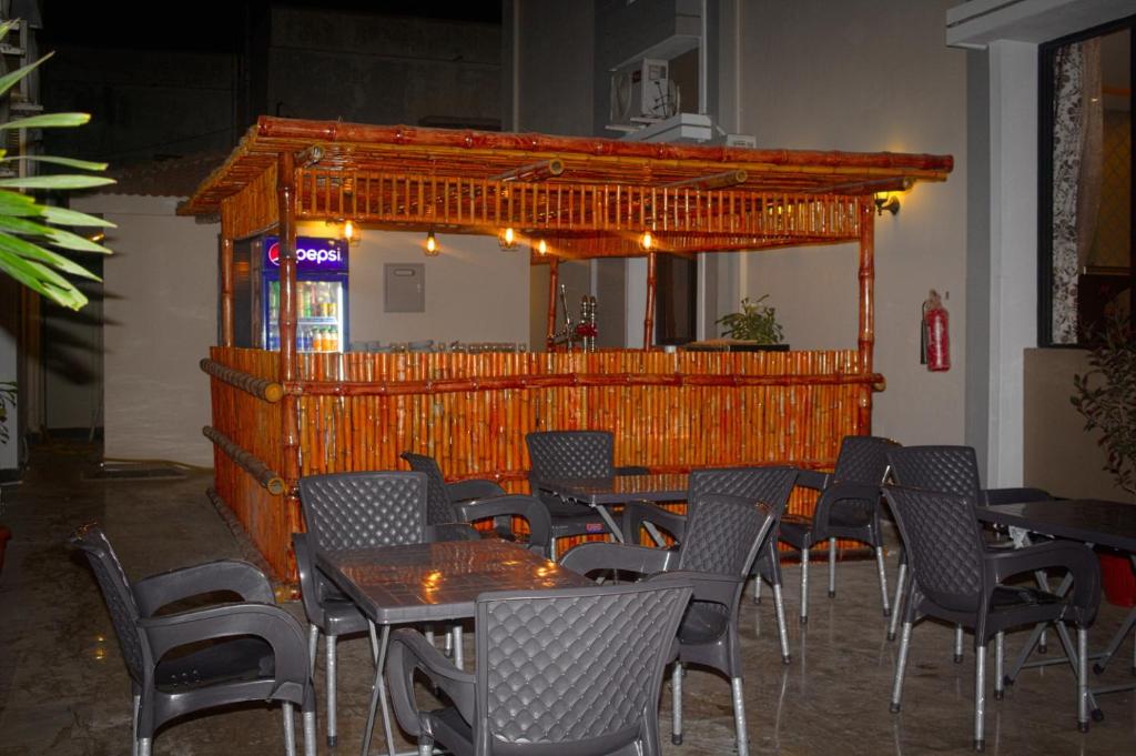 Zifan Hotel & Suites - image 3