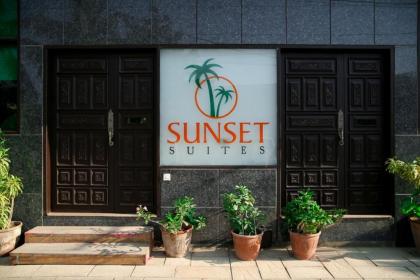 SUNSET SUITES - image 13