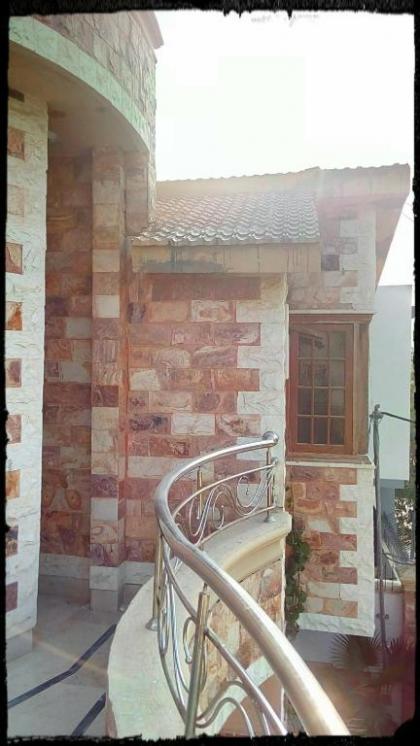 Red Stone House - image 3