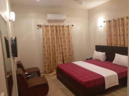 The Karachi Guest House - image 13