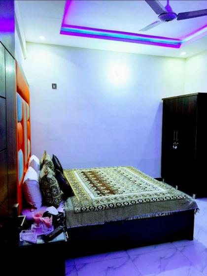 Galaxy Inn Guest House - image 14