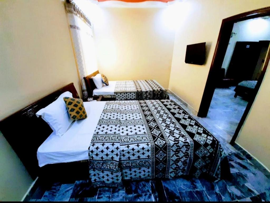 Galaxy Inn Guest House - image 6