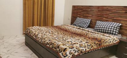 Embassy inn Guest House - image 3
