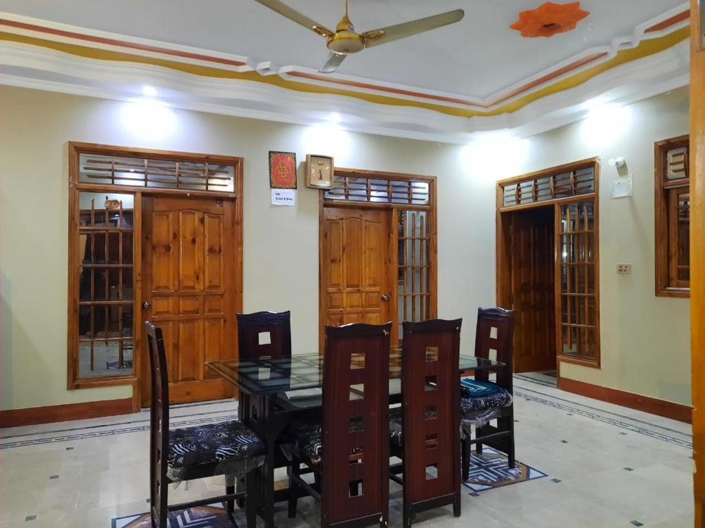 Embassy inn Guest House - image 6