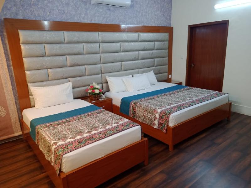 Rehaish Inn PECHS - main image