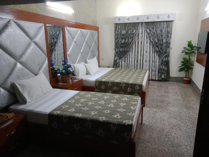 Rehaish Inn PECHS - image 2