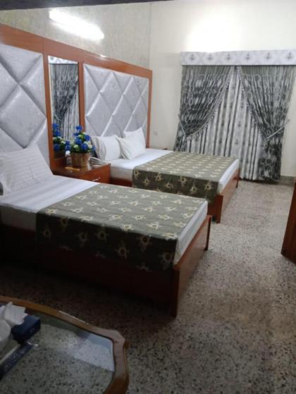 Rehaish Inn PECHS - image 5