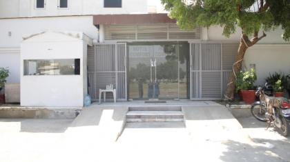 Hotel Comfort INN (R) - image 1