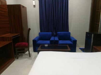 Hotel Comfort INN (R) - image 13