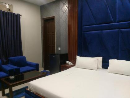 Hotel Comfort INN (R) - image 16