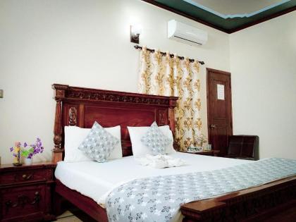 Luxury Living Rooms near Airport Agha Khan Neuplex Cinema Stadium - image 14