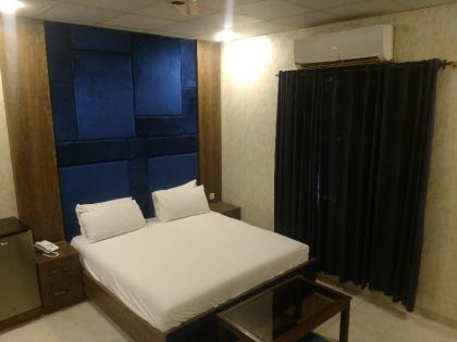 Comfort Inn - image 1