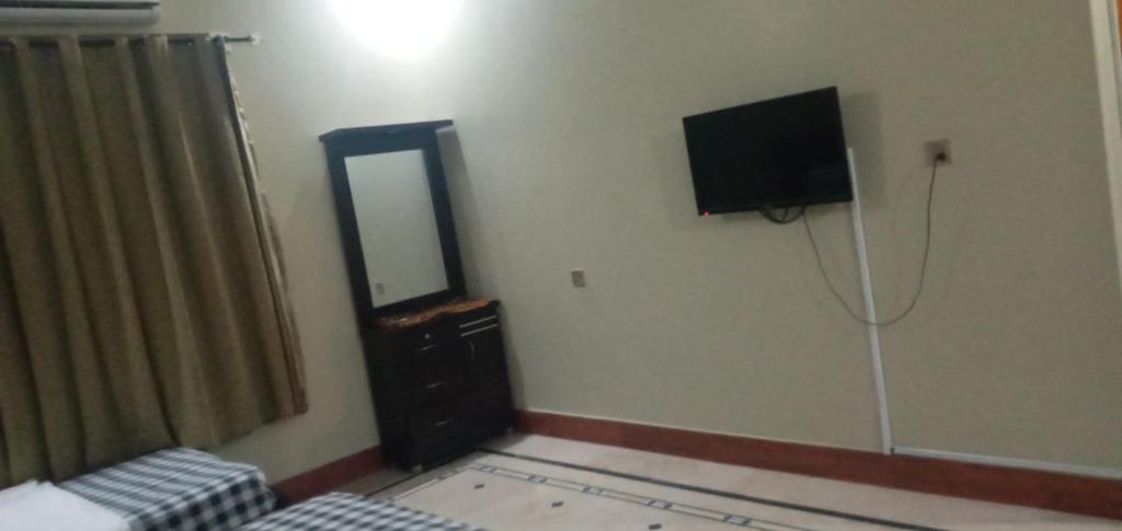 Hotel Elegant Karachi - image 5