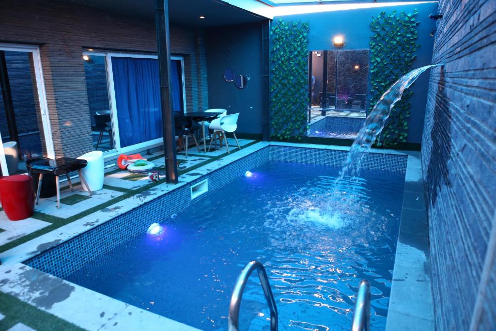 Beach Resort - image 6