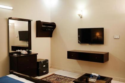 Diamond Lodge - image 10