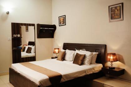 Diamond Lodge - image 12