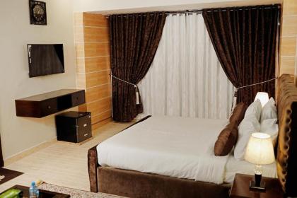 Diamond Lodge - image 13