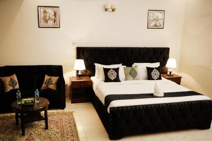 Diamond Lodge - image 16