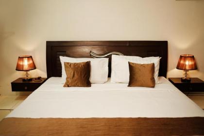Diamond Lodge - image 18