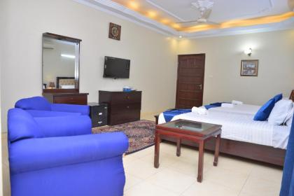 Diamond Lodge - image 2