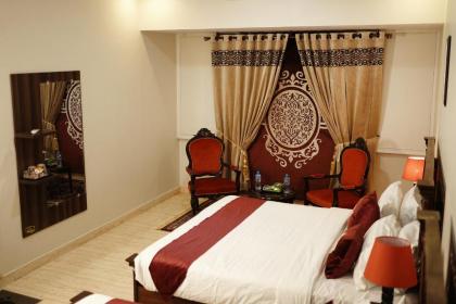 Diamond Lodge - image 3