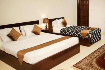Diamond Lodge - image 4